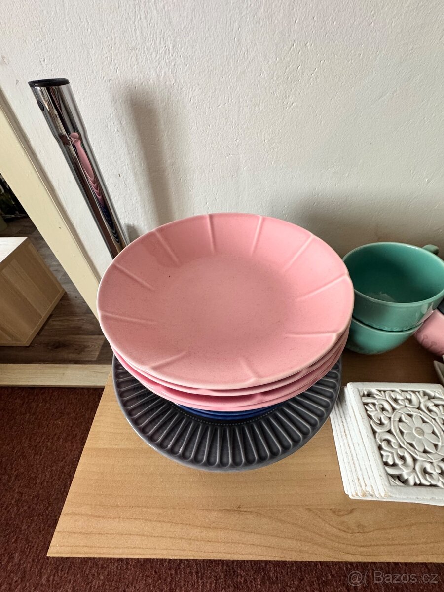 Ikea, talíře, misky, hrnky, podtácky, dekorace, etažér - 2