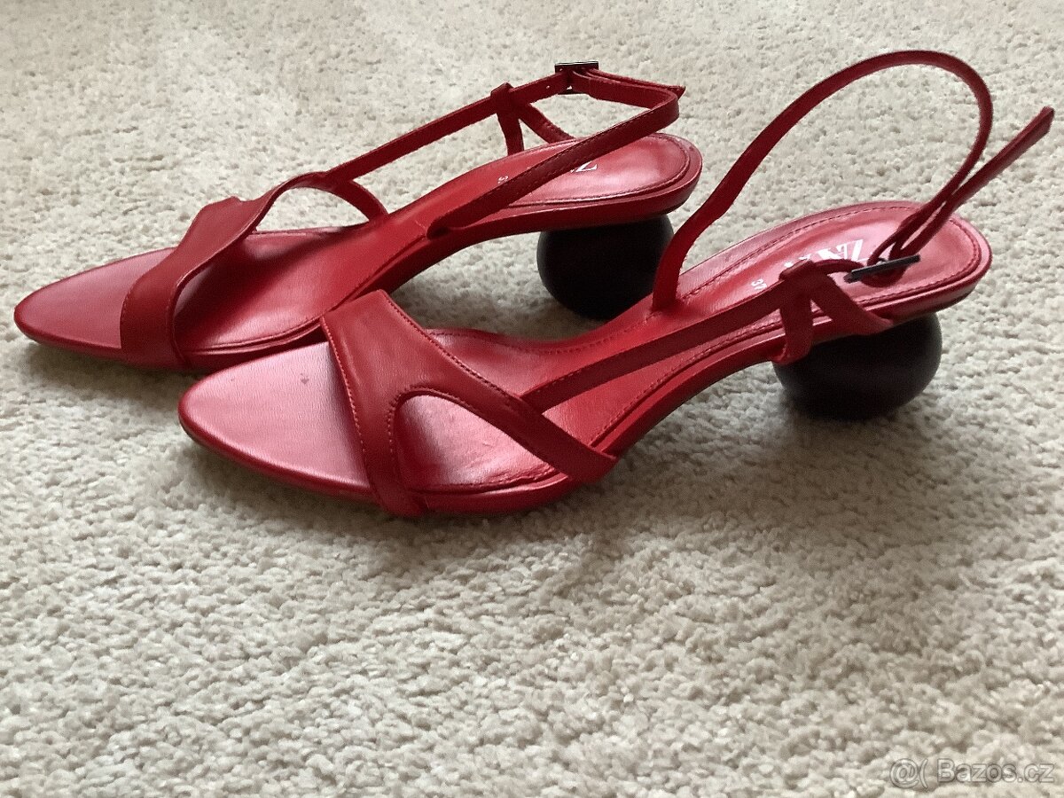 Letní boty - sandály - nazouváky zn. ZARA - 2