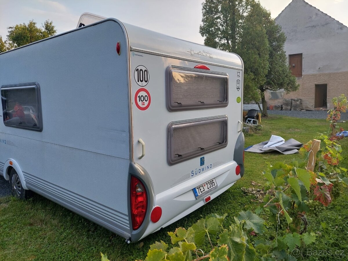 Karavan Knaus Sudwind 560 r.2010, palandy - 2