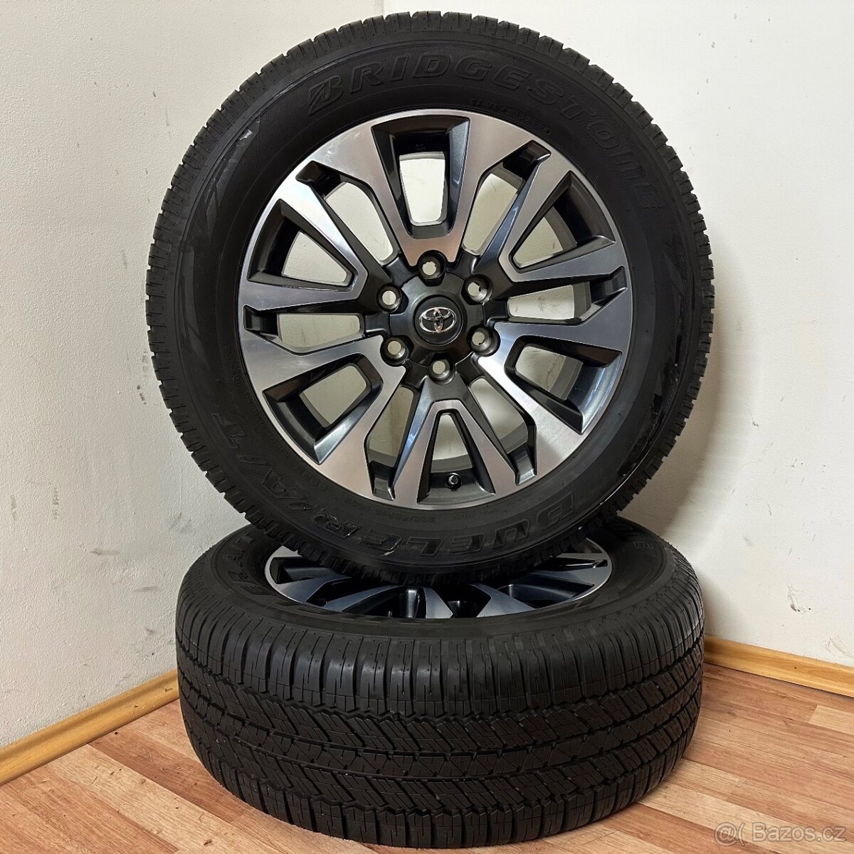 TOYOTA LANDCRUISER 6x139,7 R19 ET25+LETNí 265/55R19 - 2