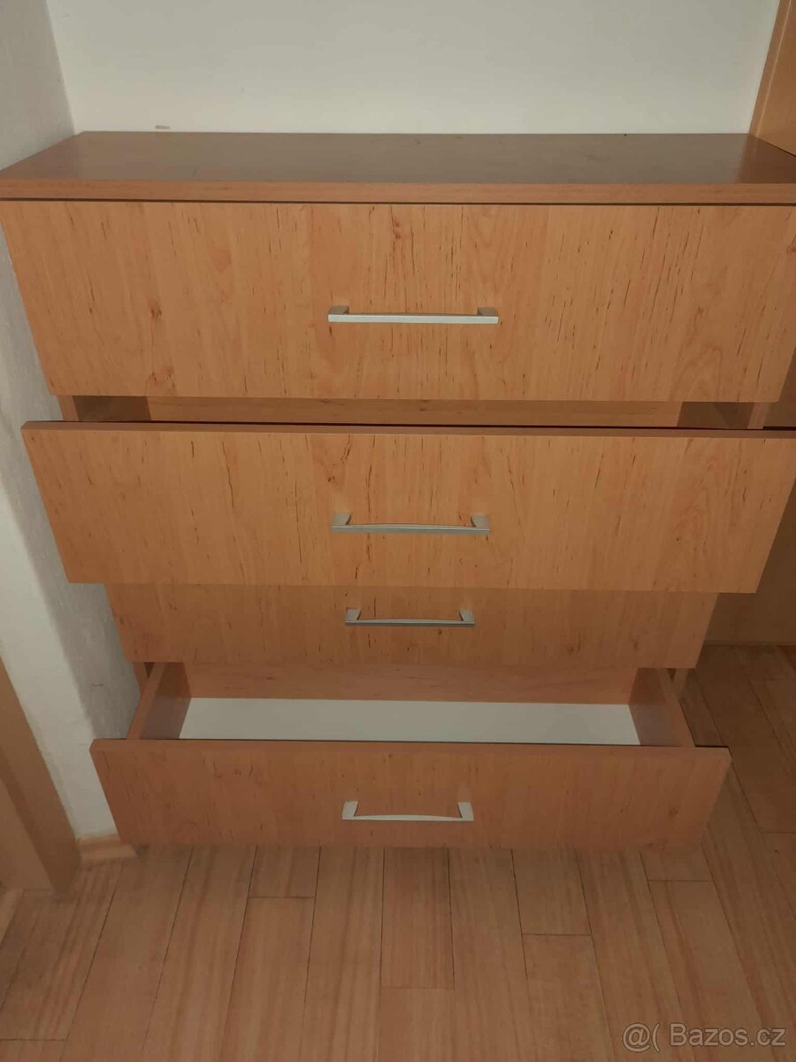 prodám skříňku a botník - 2