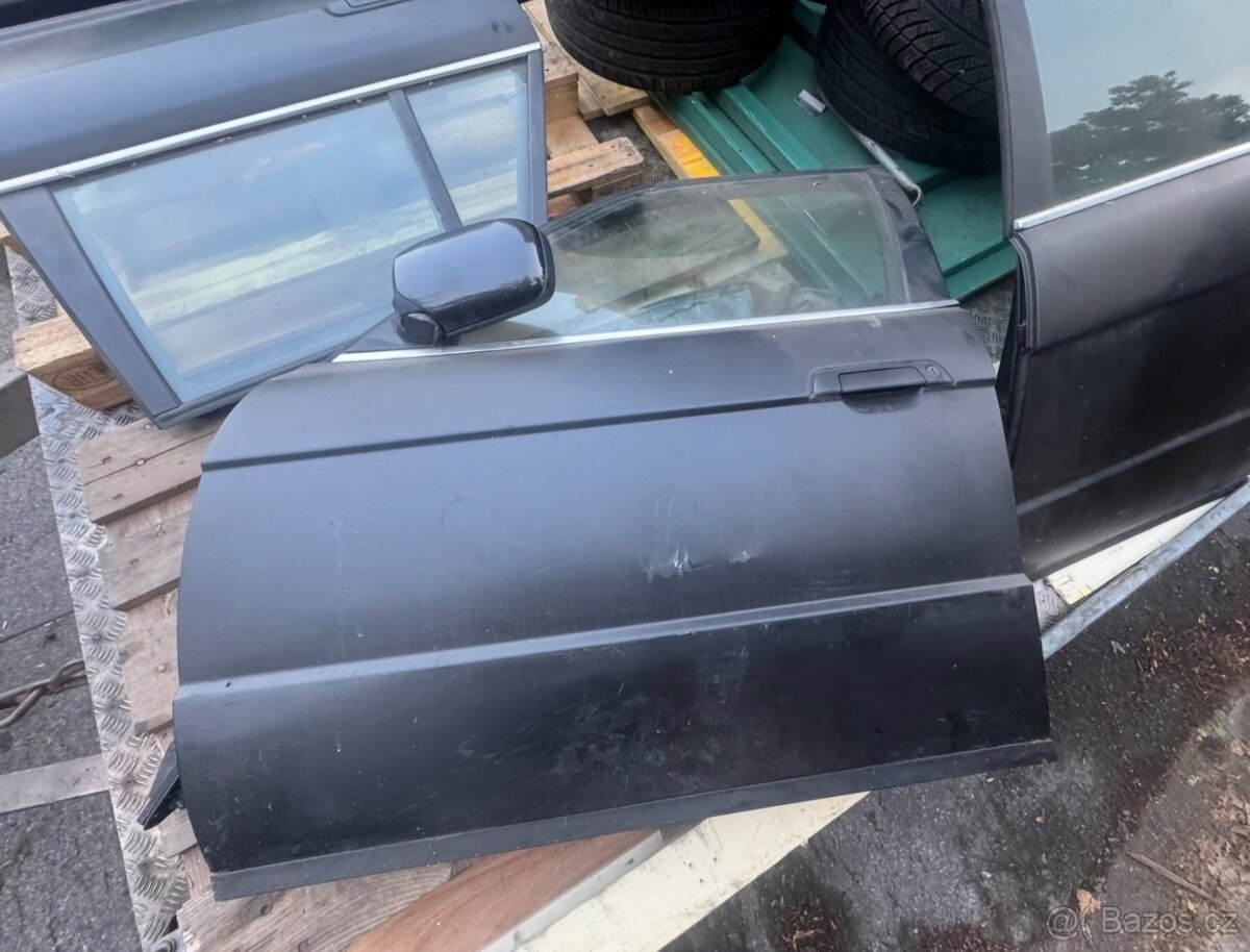 BMW E34 touring - dveře - 2