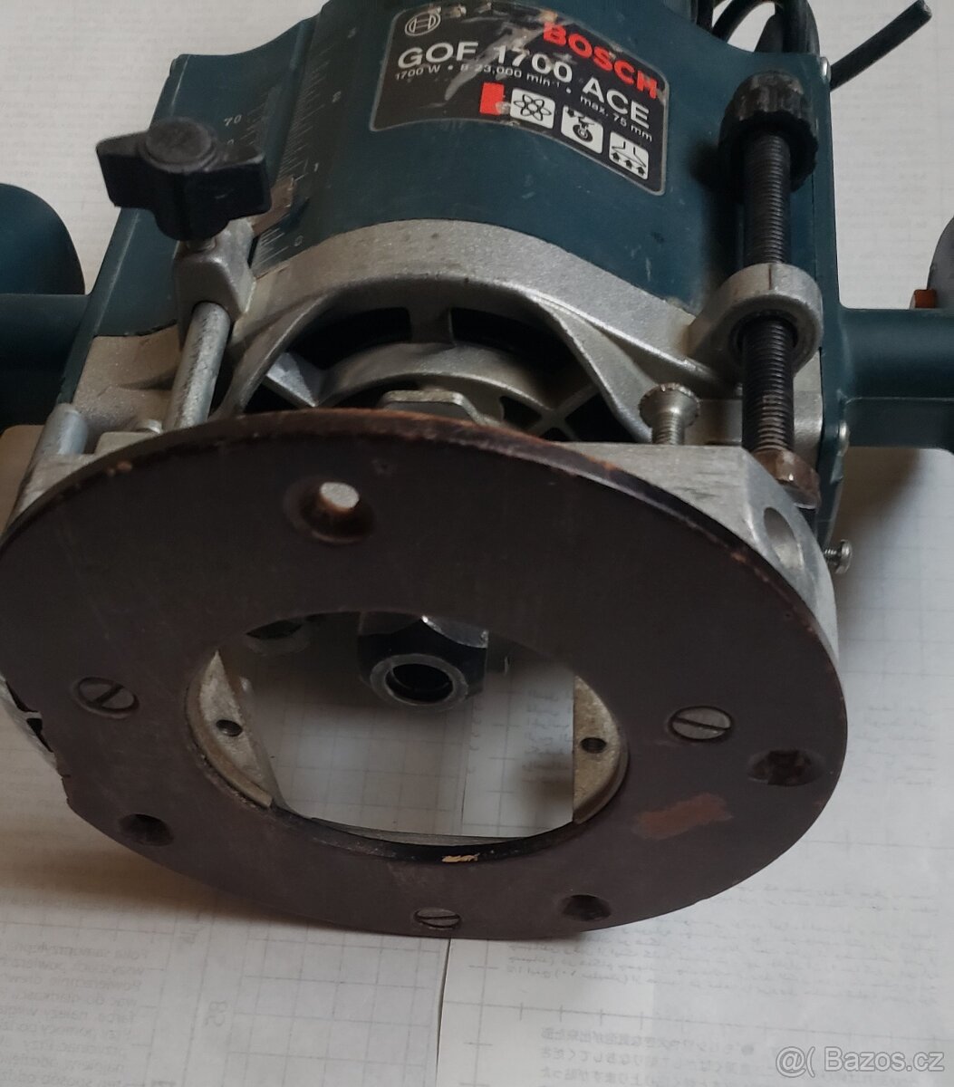 Fréza - Bosch GOF 1700 ACE - 2