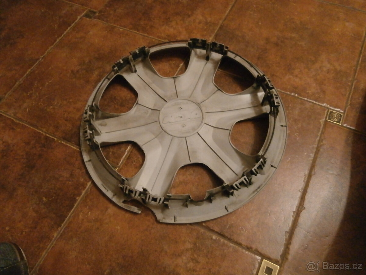 Poklice Dacia original - 15" - 1ks - 2
