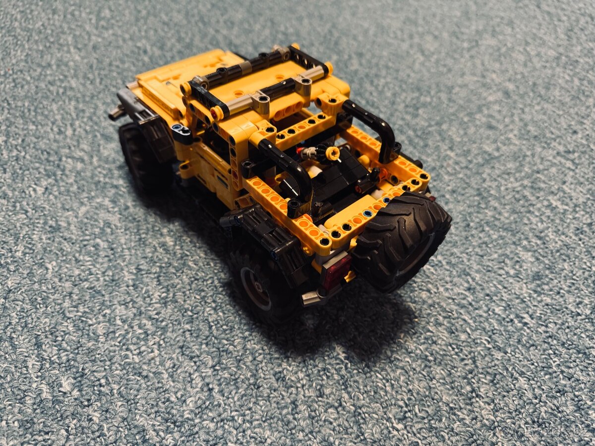 Lego Technic Jeep Wrangler - 2