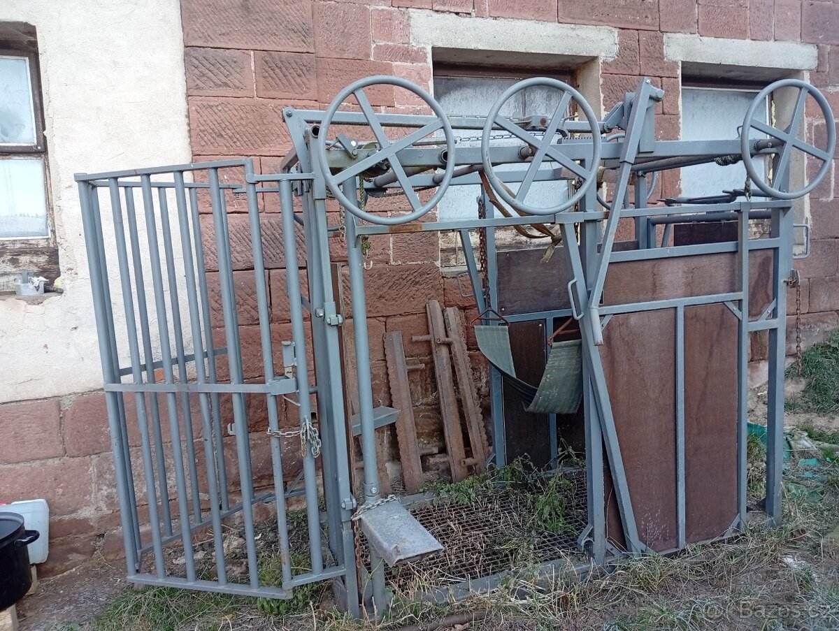 Paznehtářská klec - 2