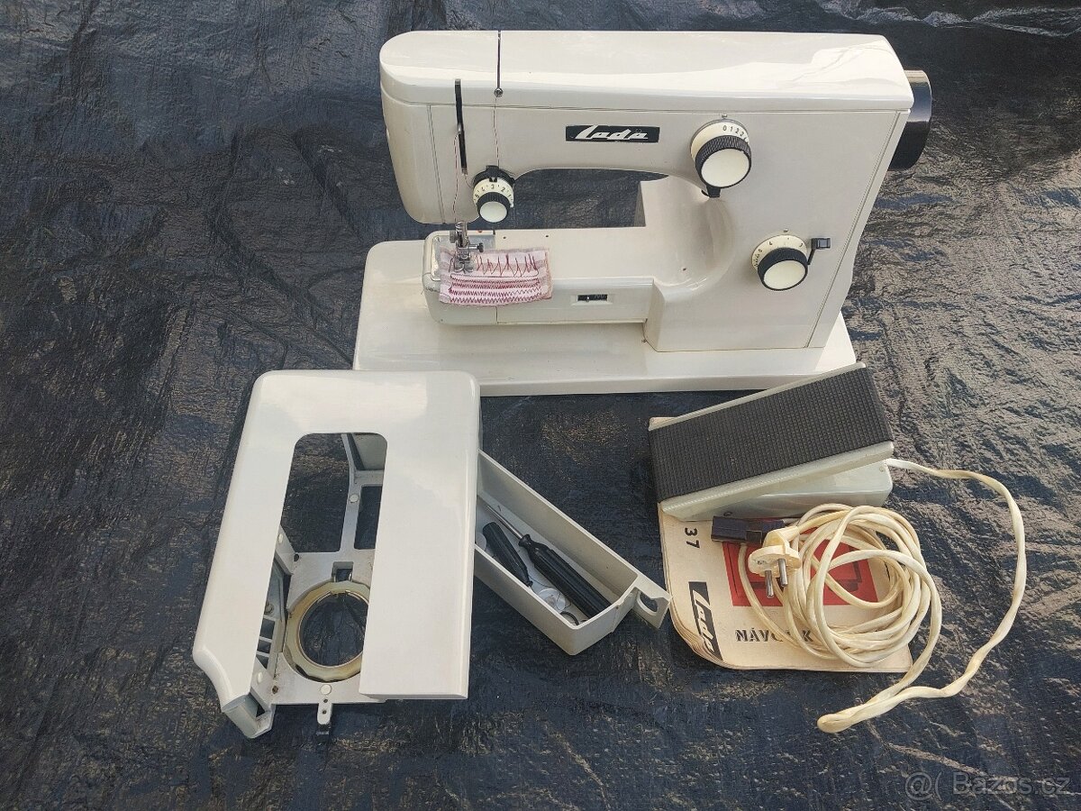 Šicí stroj Lada - 2