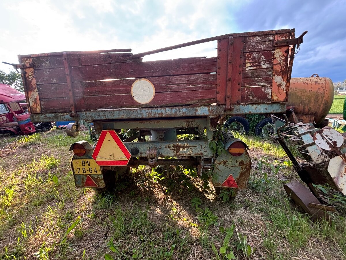 Traktorová vlečka, sklápěcí přívěs - 2