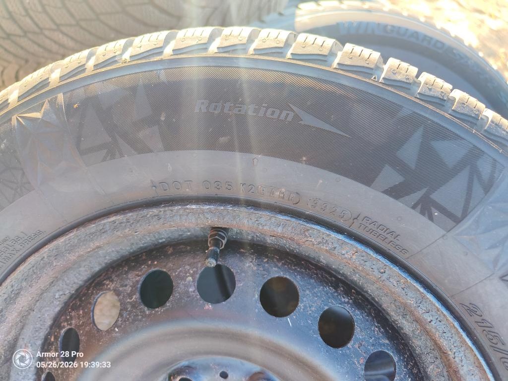 pneumatiky zimní 215/65R16 - 2