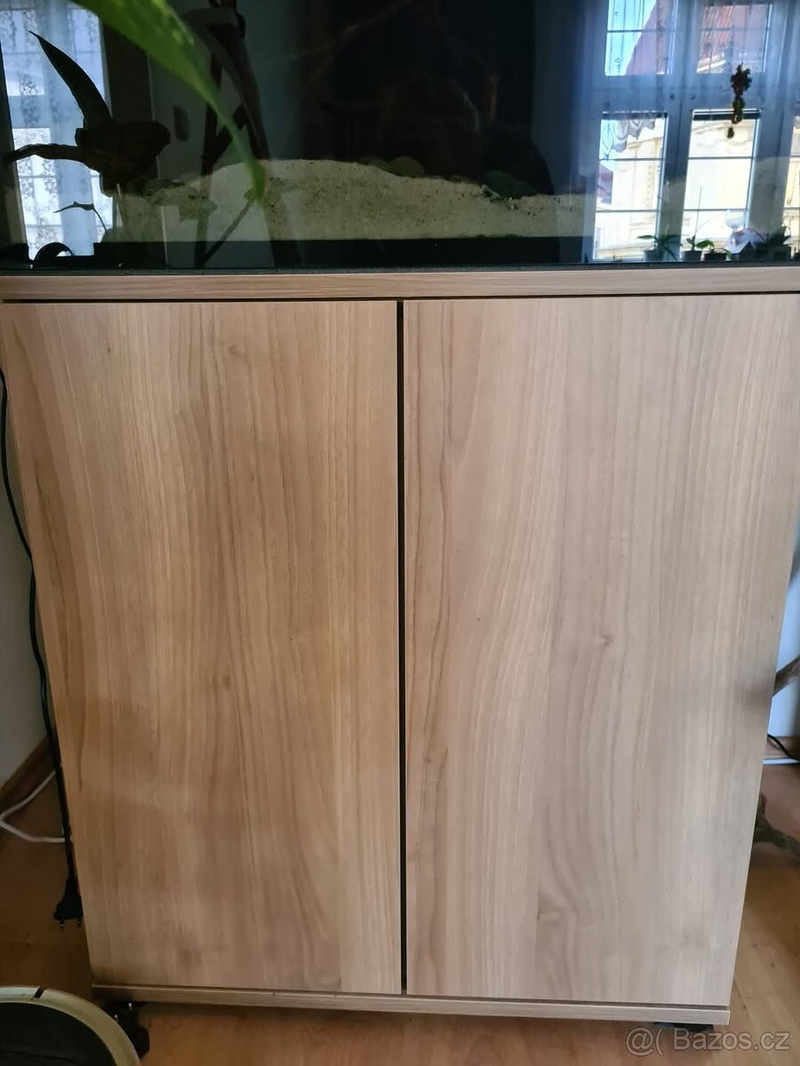 Akvárium + skříňka - 2