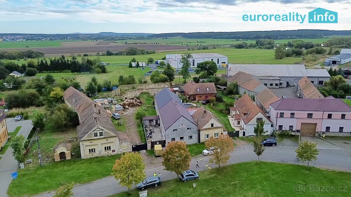 Pronájem, rodinný dům, Úherce, ul. Náves - 2