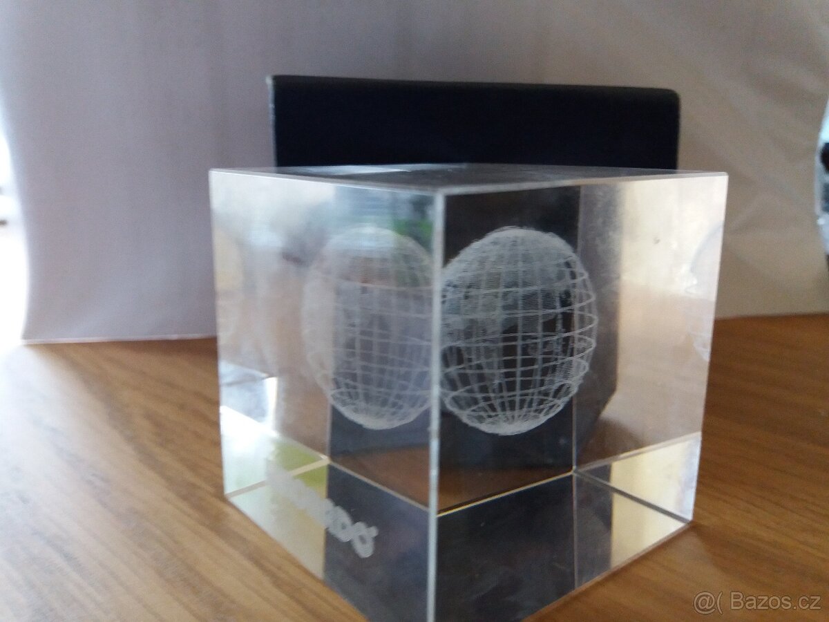 Skleněné těžítko - kostka - zeměkoule - reklamní - 2