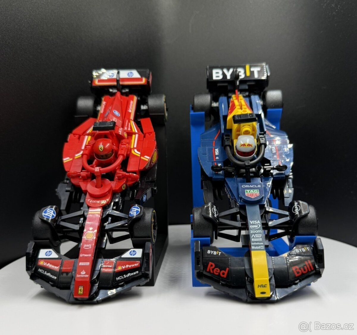 Stojan pro LEGO Speed Champions F1 2025 - Akce 4+1 - 2