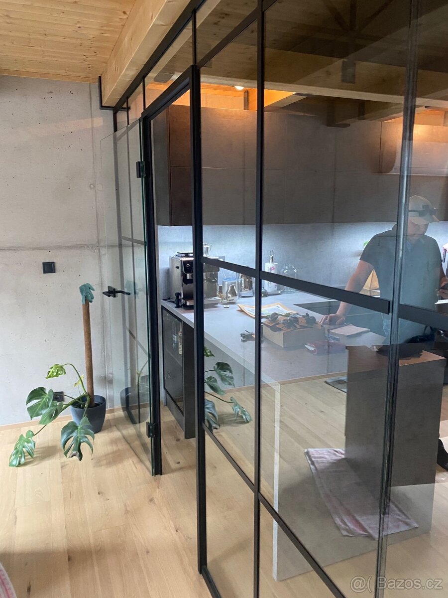 Skleněná dělící stěna - nová na Praha 9 - 2