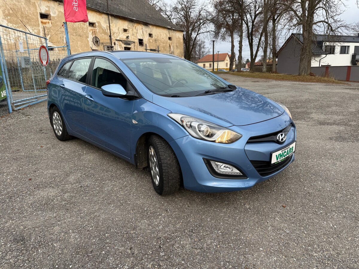 Hyundai i30 1,6i 88kW Trikolor - 2