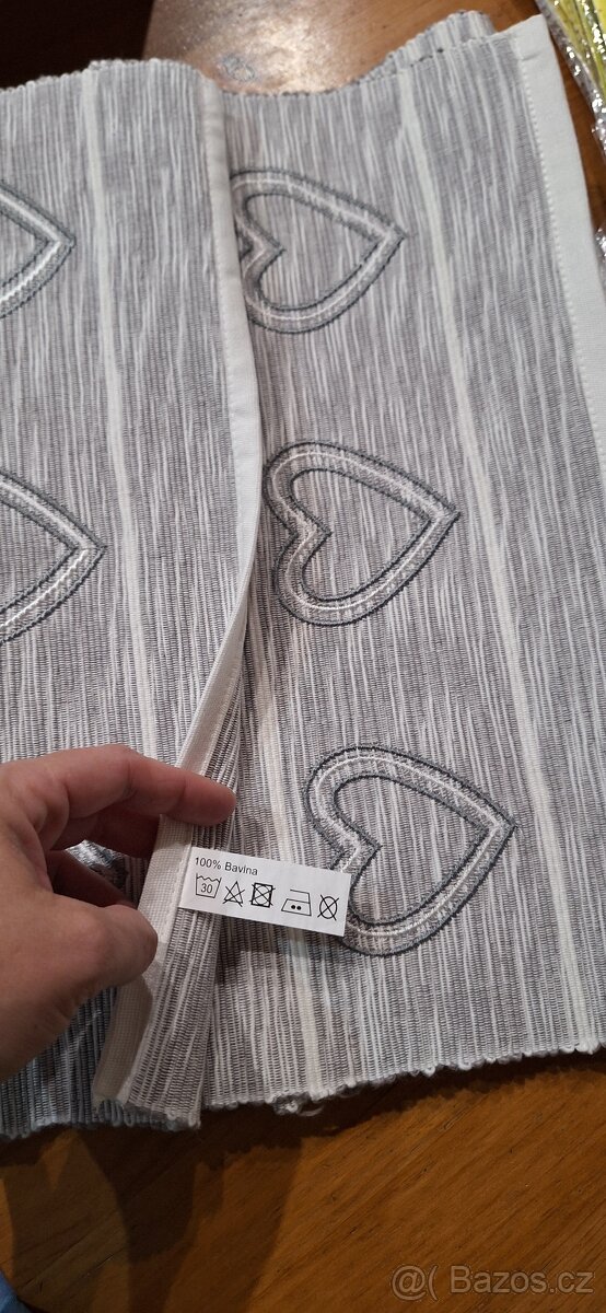 Novy běhoun na stůl - 2