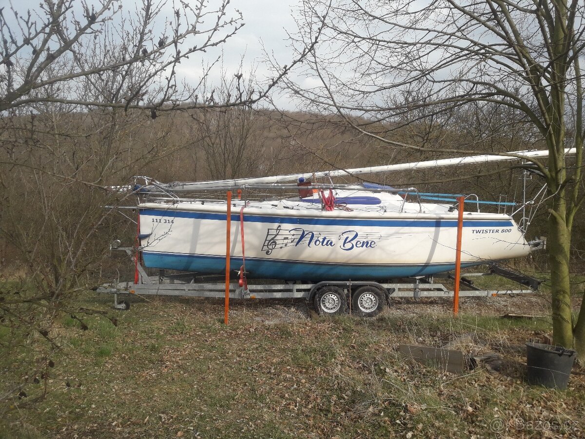 Kajutová sportovní plachetnice Twister 800 - 2