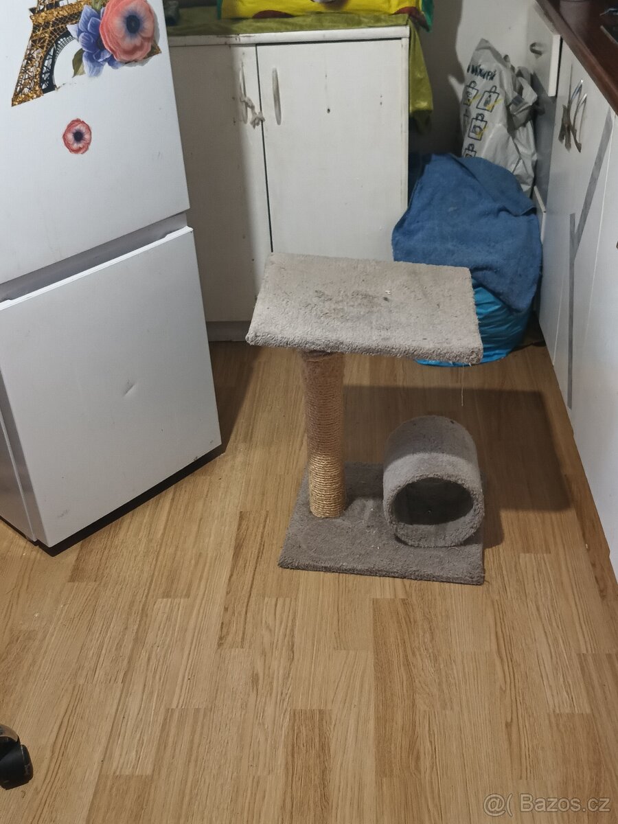 Prodám už hodně opozivane skrabadlo pro kočky - 2