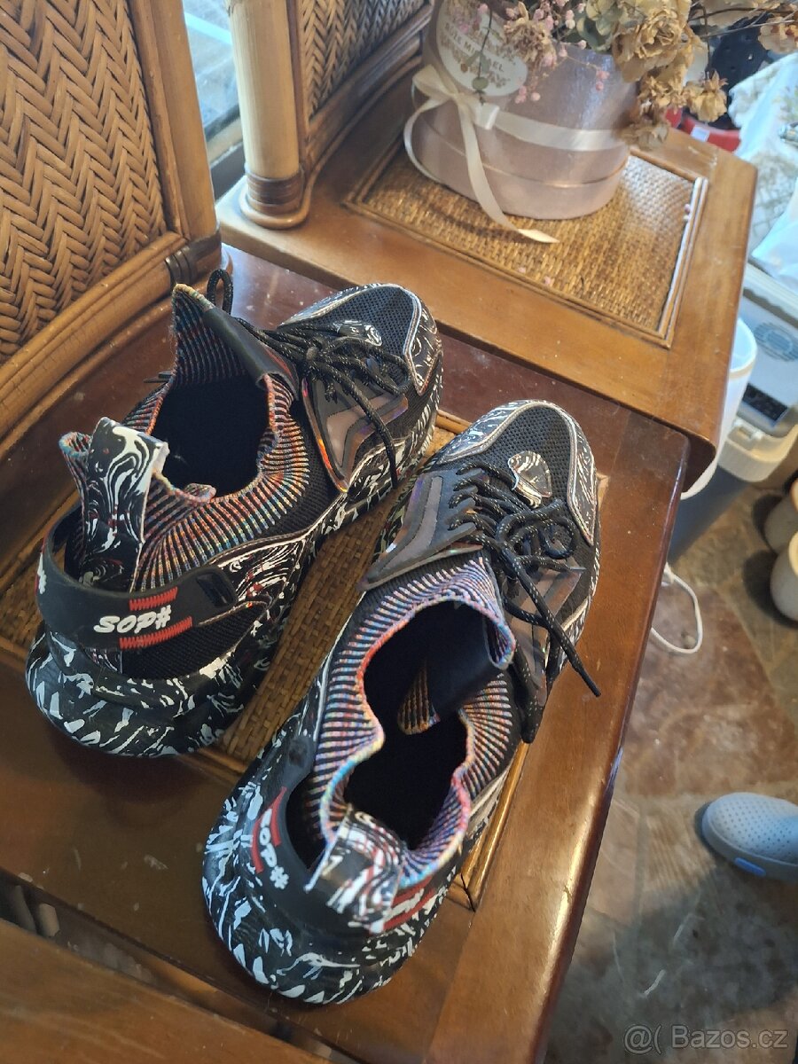 Lesklé Boty Praha - 2