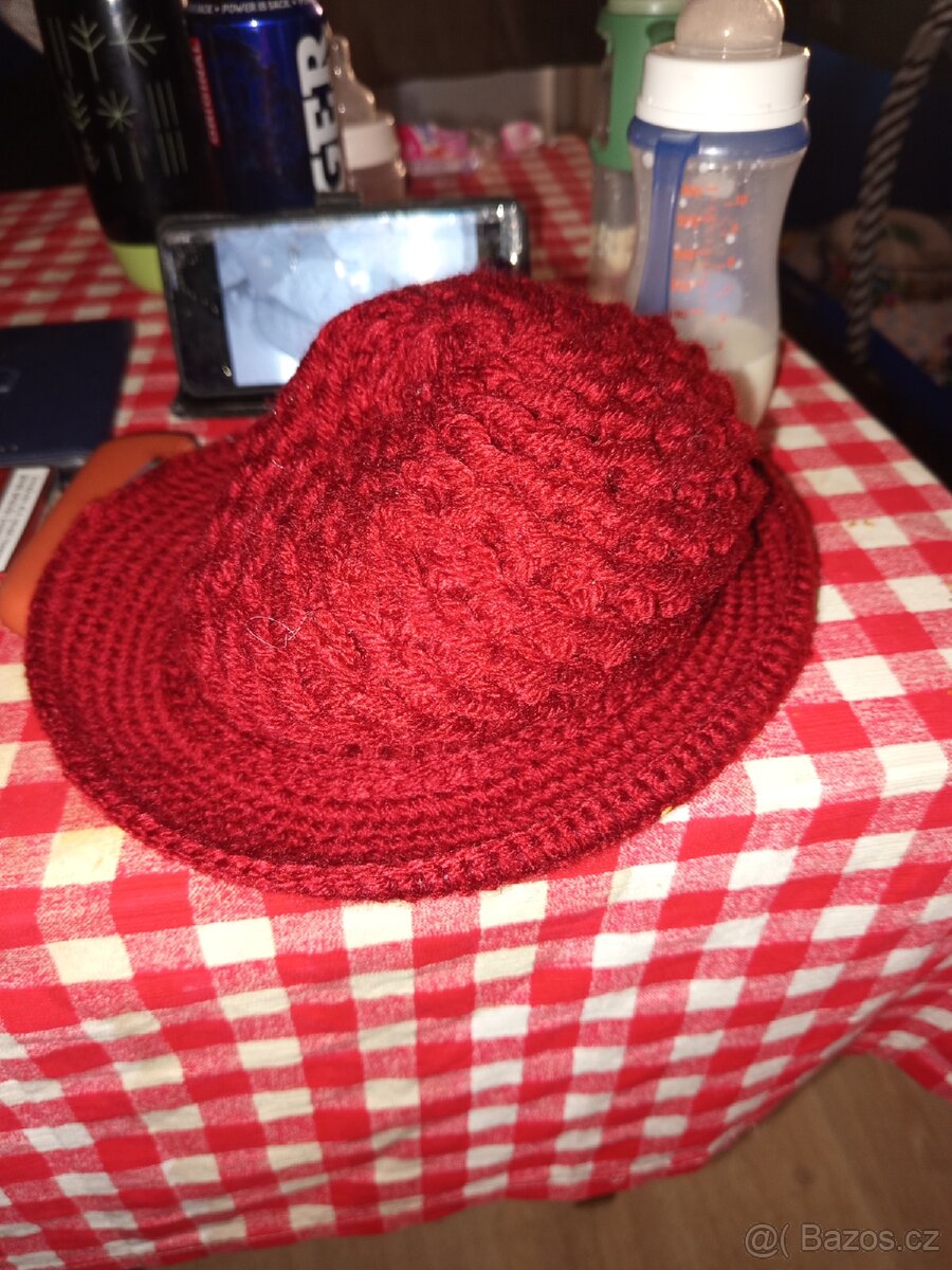 Dámský pletený klobouček - 2