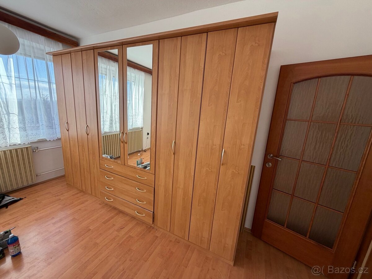 2x velká šatní skříňová sestava - 2
