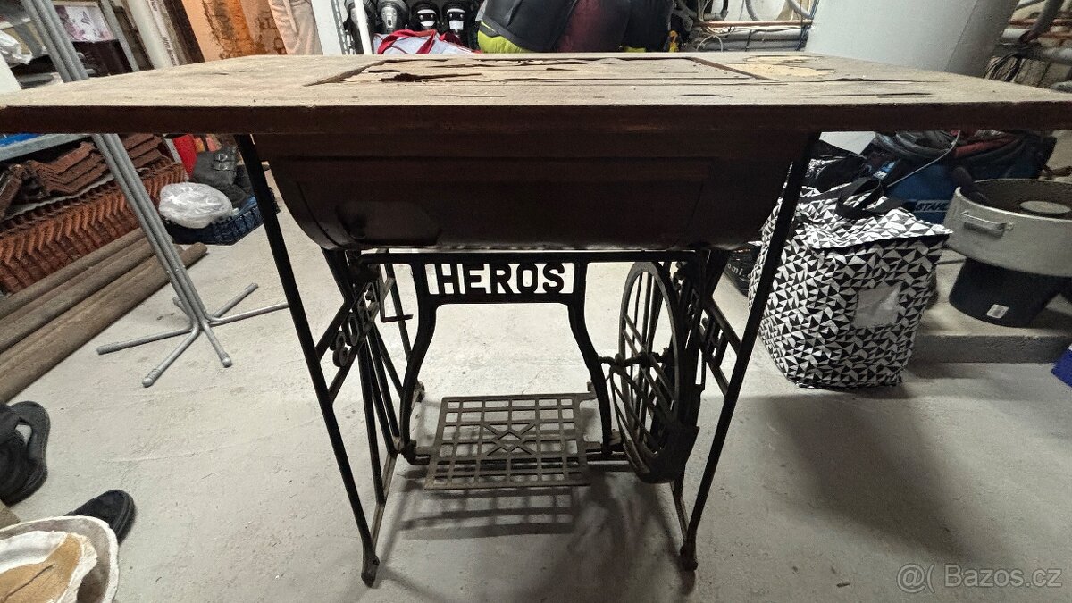 Šlapací šicí stroj Heros - 2