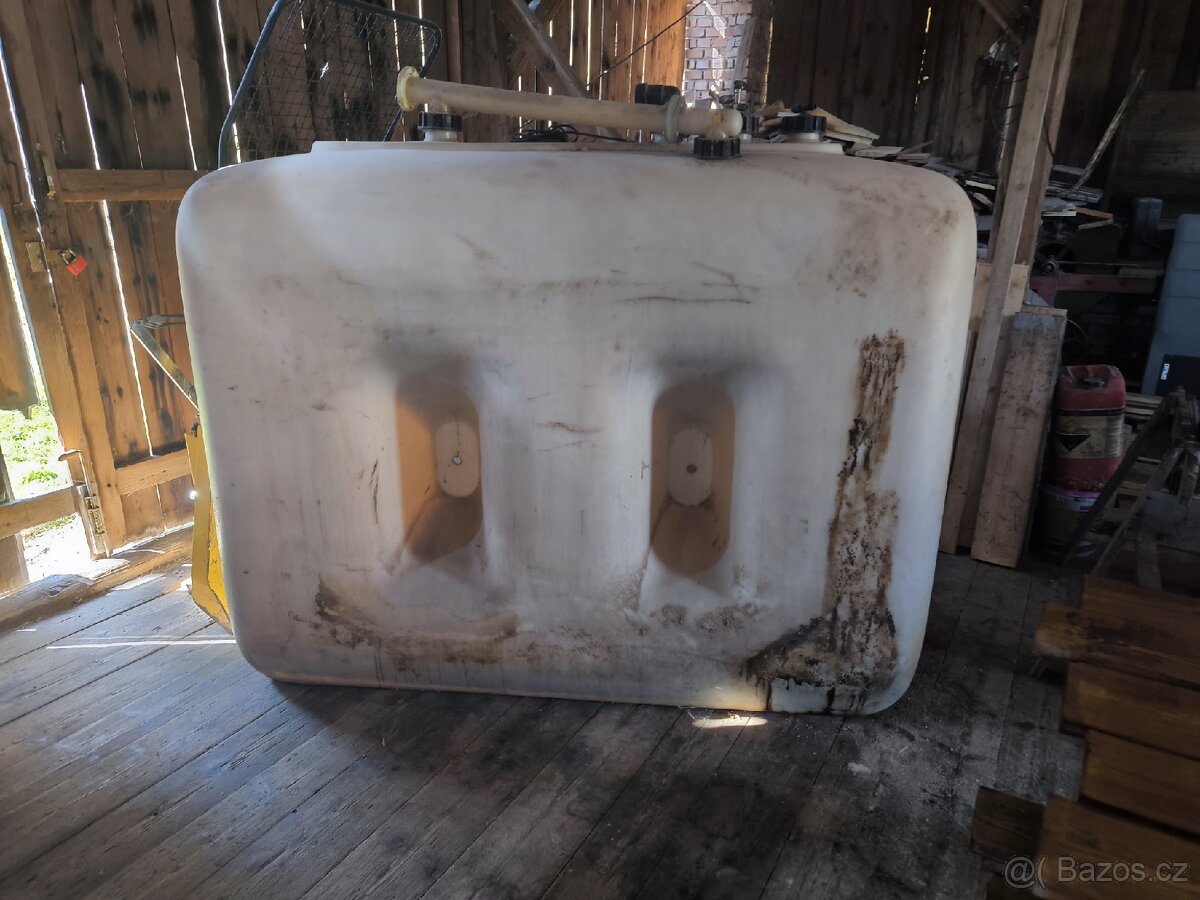 Nádrž na naftu - 2