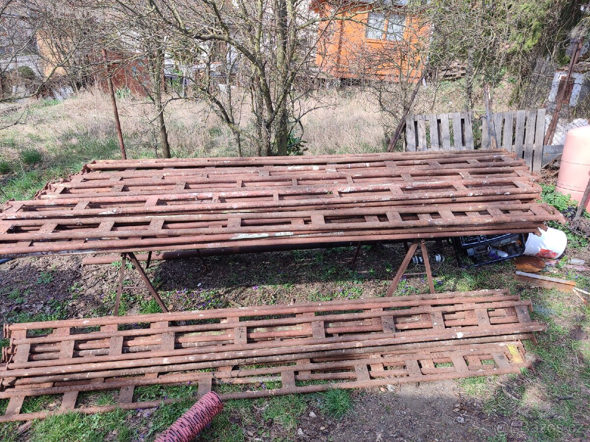 Prodám Haki lešení 8000,- Kč - 2