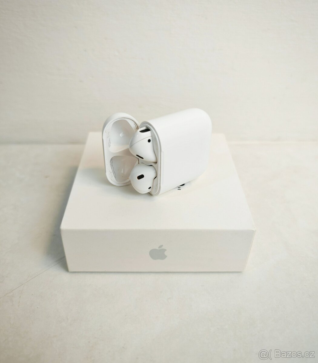 Apple AirPods 2. generace - 2