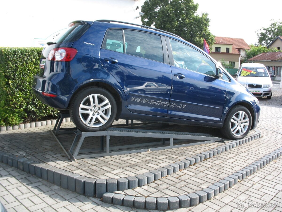 Golf Plus 1,2 TSi-77 kW, 118.000,-Kč - 2