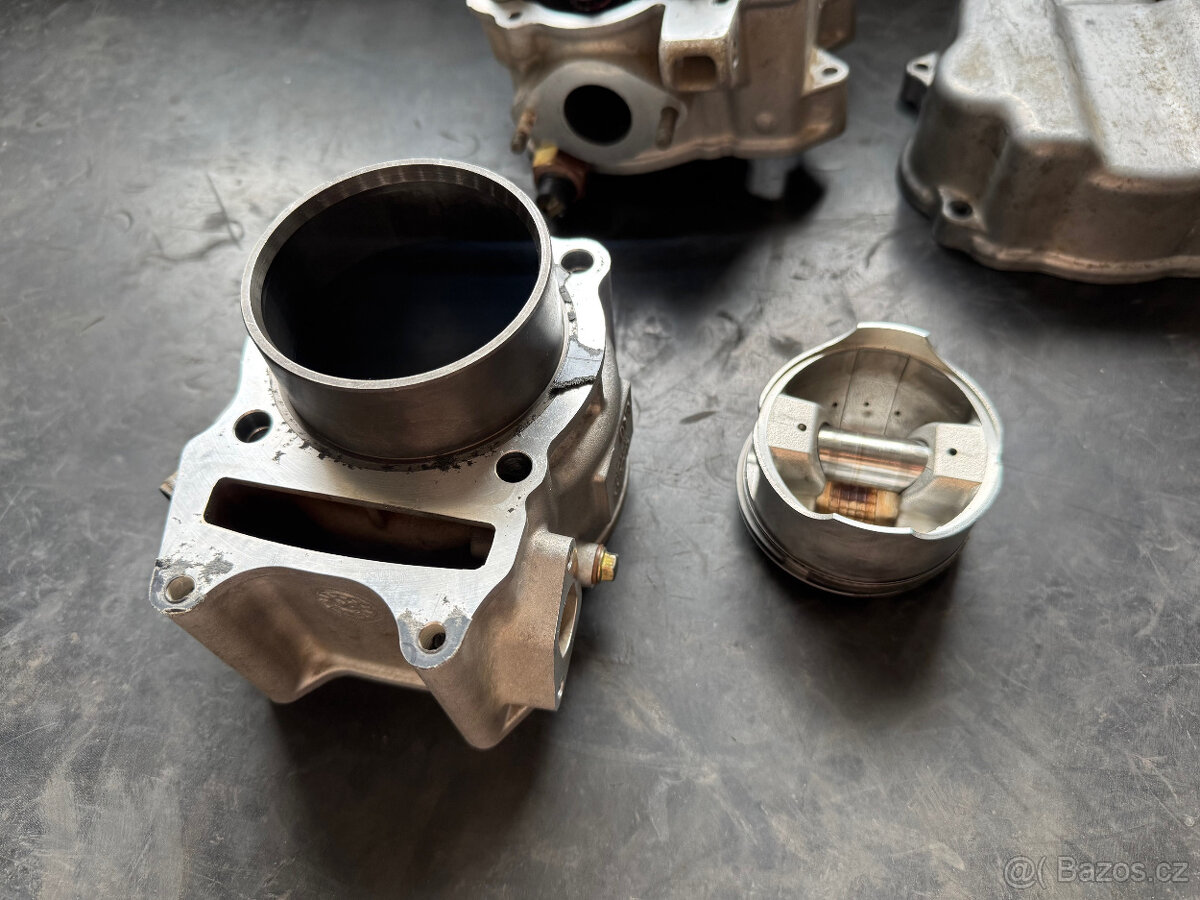 Access Max 250 motor, válec, píst, hlava