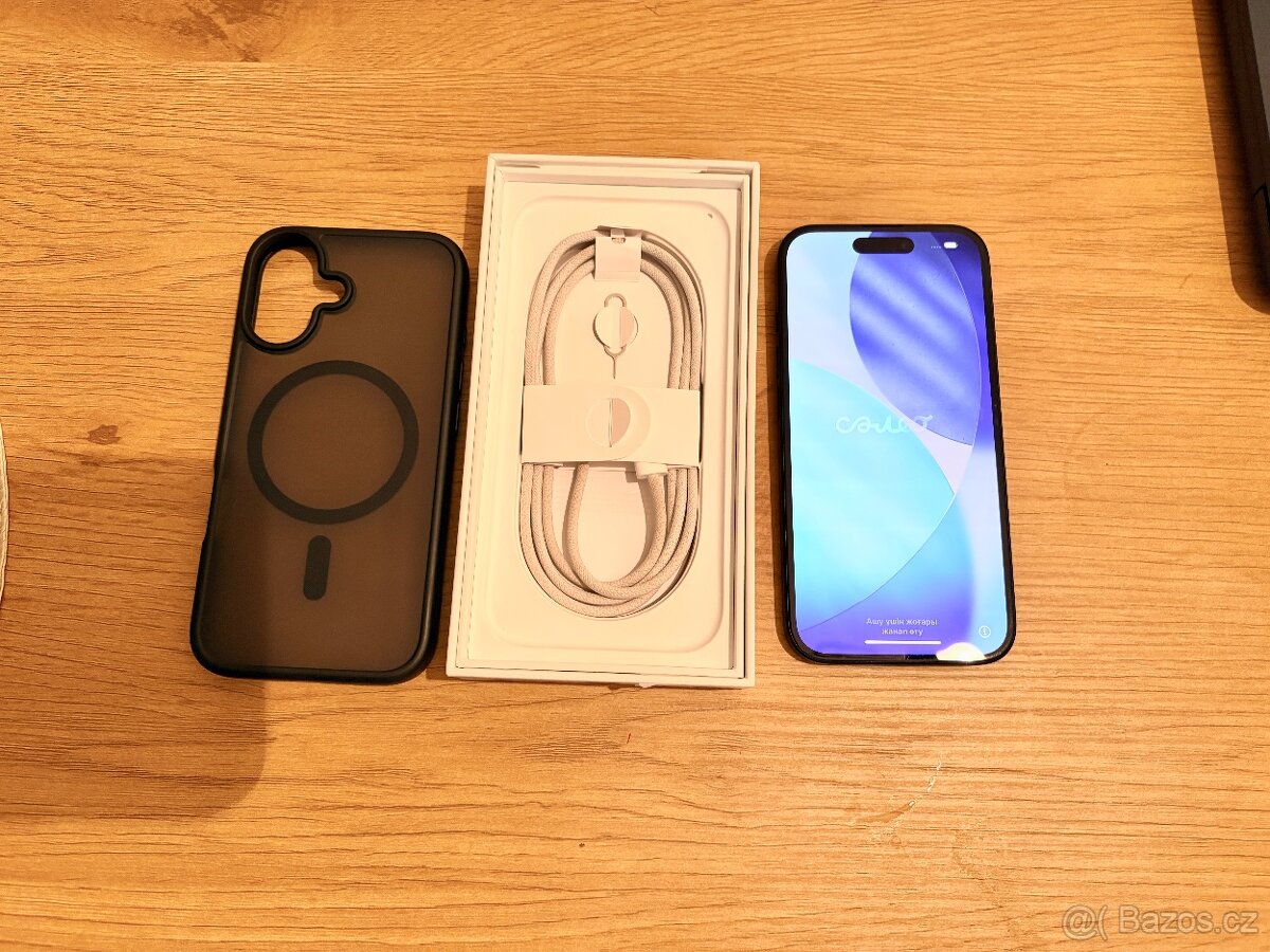 Apple iPhone 16 Black 128 Gb v záruce - 2