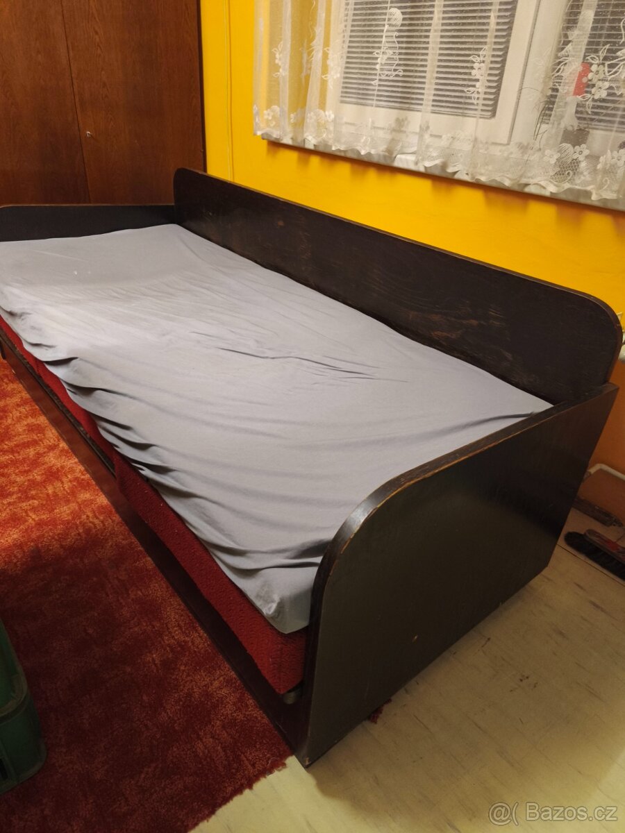 Postel z 50 let - 2
