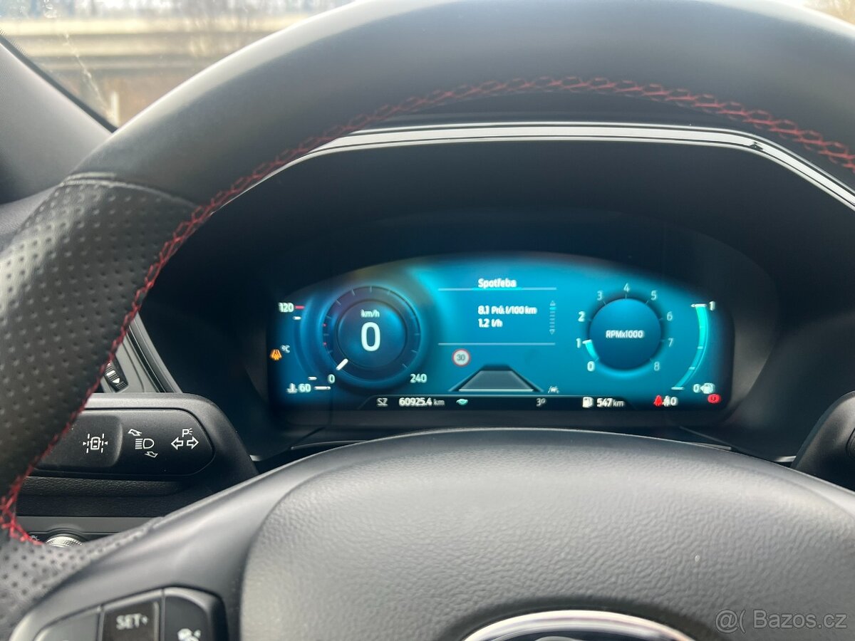 Ford Kuga ST LineX, 1,5 110kW, manuál. TOP STAV. NEBOURANÉ - 2