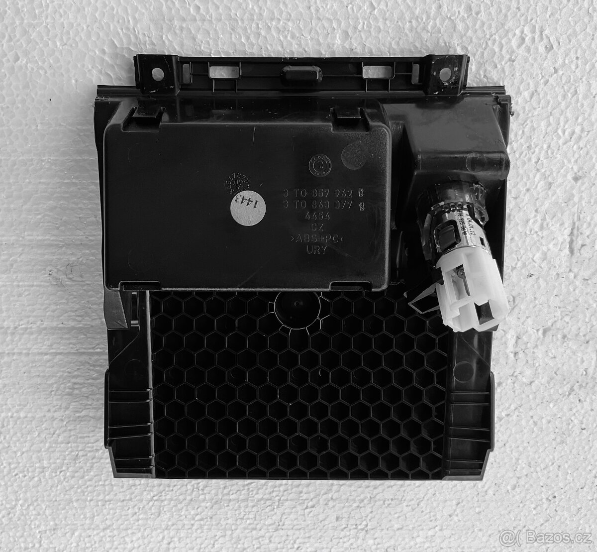 3T0857962B,3T0863077B popelník Škoda Superb2 - 2