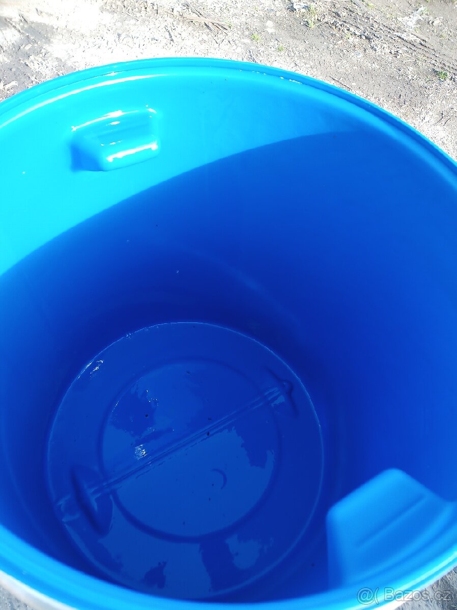 Plastový sud 120 Litrů( přesně nezjištěno) - 2