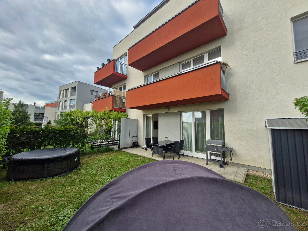 Byt 2+kk s předzahrádkou Praha 10 Pitkovice - 2