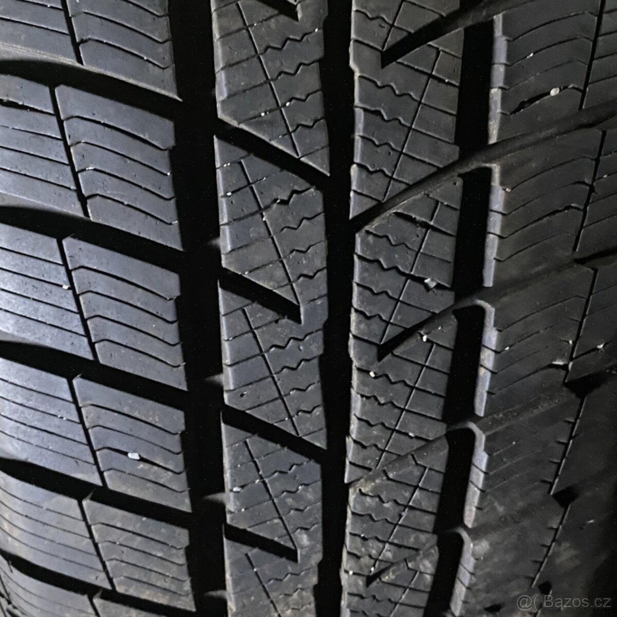 Zimní pneu 205/55 R17 95V XL Barum 7,5-8mm - 2