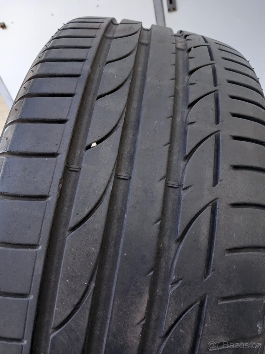 BRIDGESTONE 235/40 r 19 96 Y. - 2