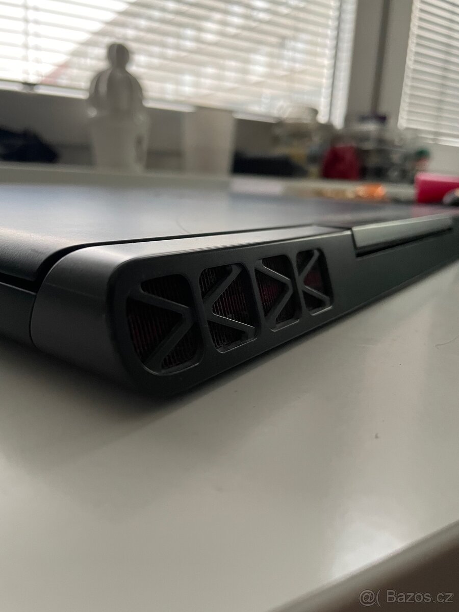 Herní notebook Dell inspiron 15 7000 - 2