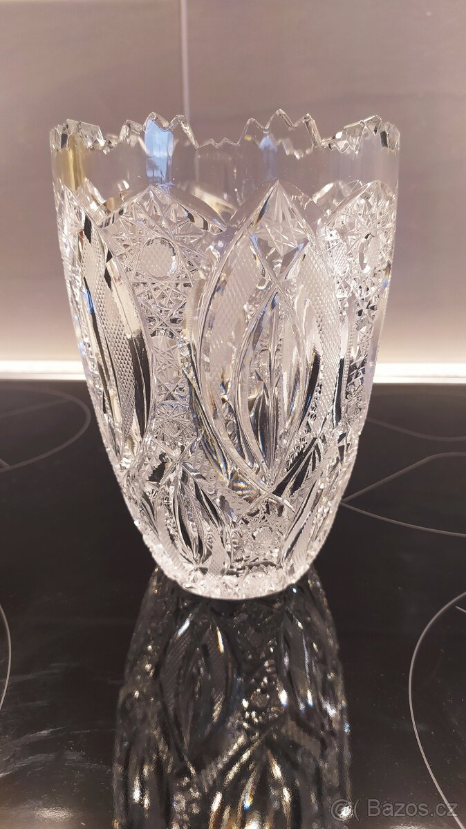 broušená váza - 2