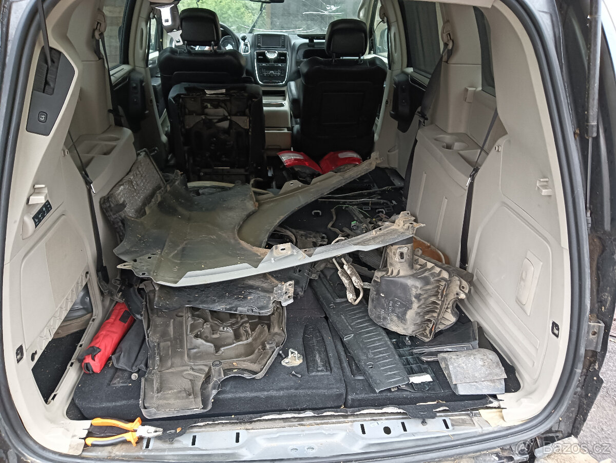 Lancia Voyager 2.8crdi,r.v.2012 - 2