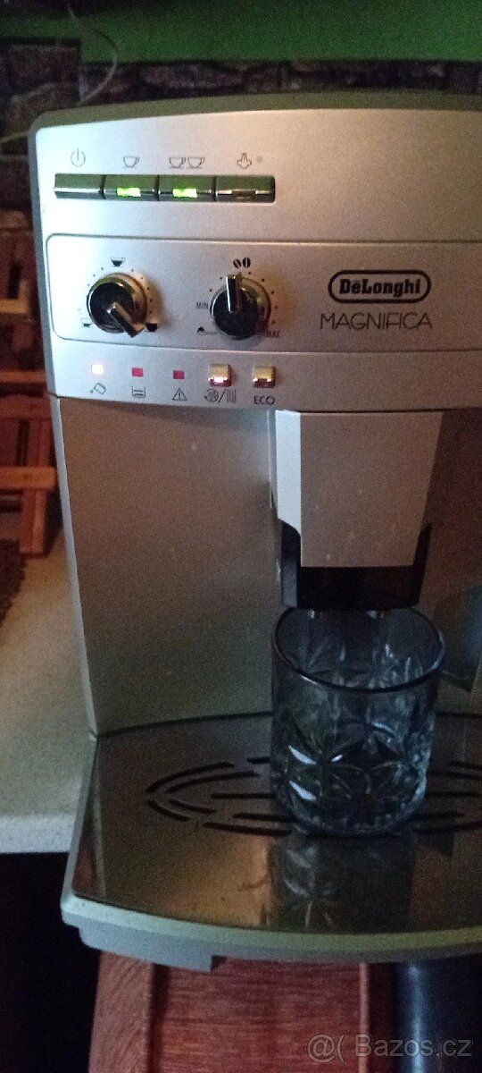 Kávovar Delonghi Magnifica - 2