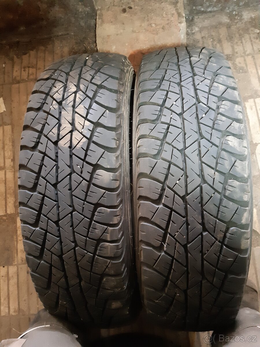 Dunlop 215/65 R16 - 2