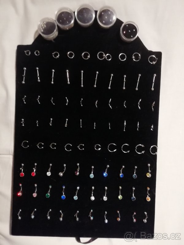 PIERCING na expozitoru - 105 ks - 2