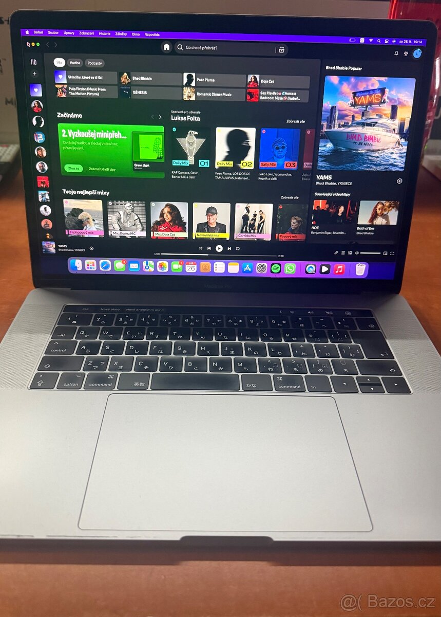 MacBook Pro 15" (2016) – i7 / 16 GB RAM / Retina displej - 2