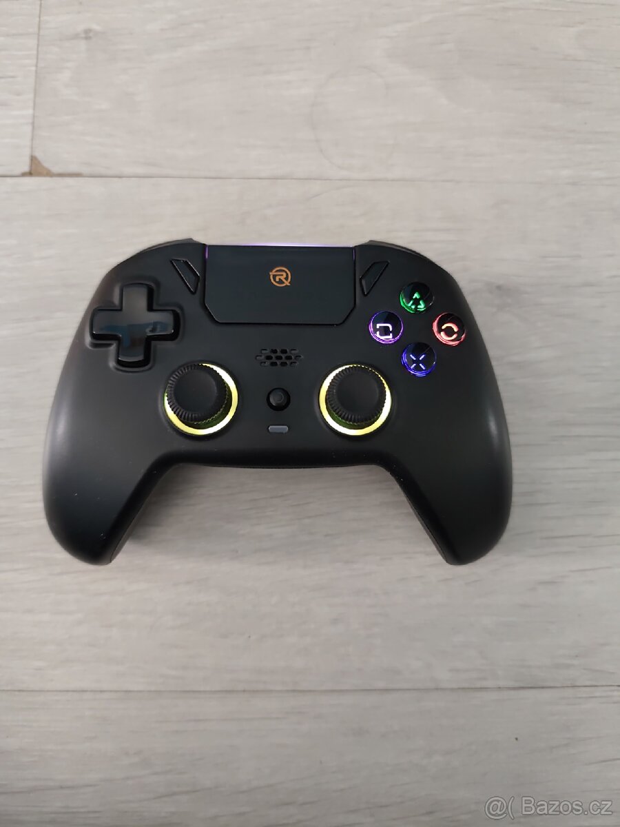 PS4 funkční ovladacě v popise - 2