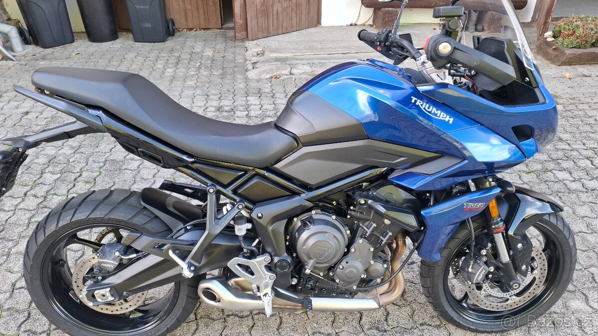 Triumph Trident Sport 660 - 2