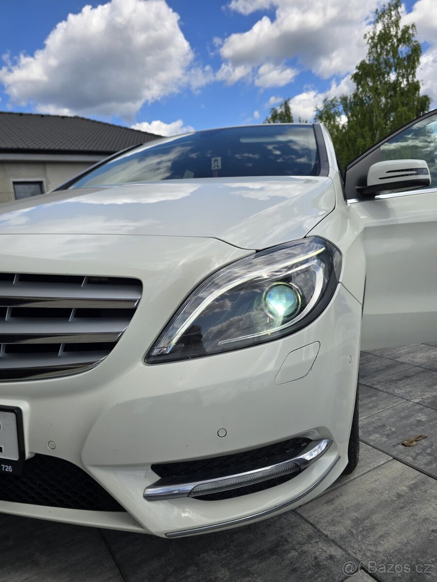 Mercedes Benz B180 W246 automat 2014 - 2