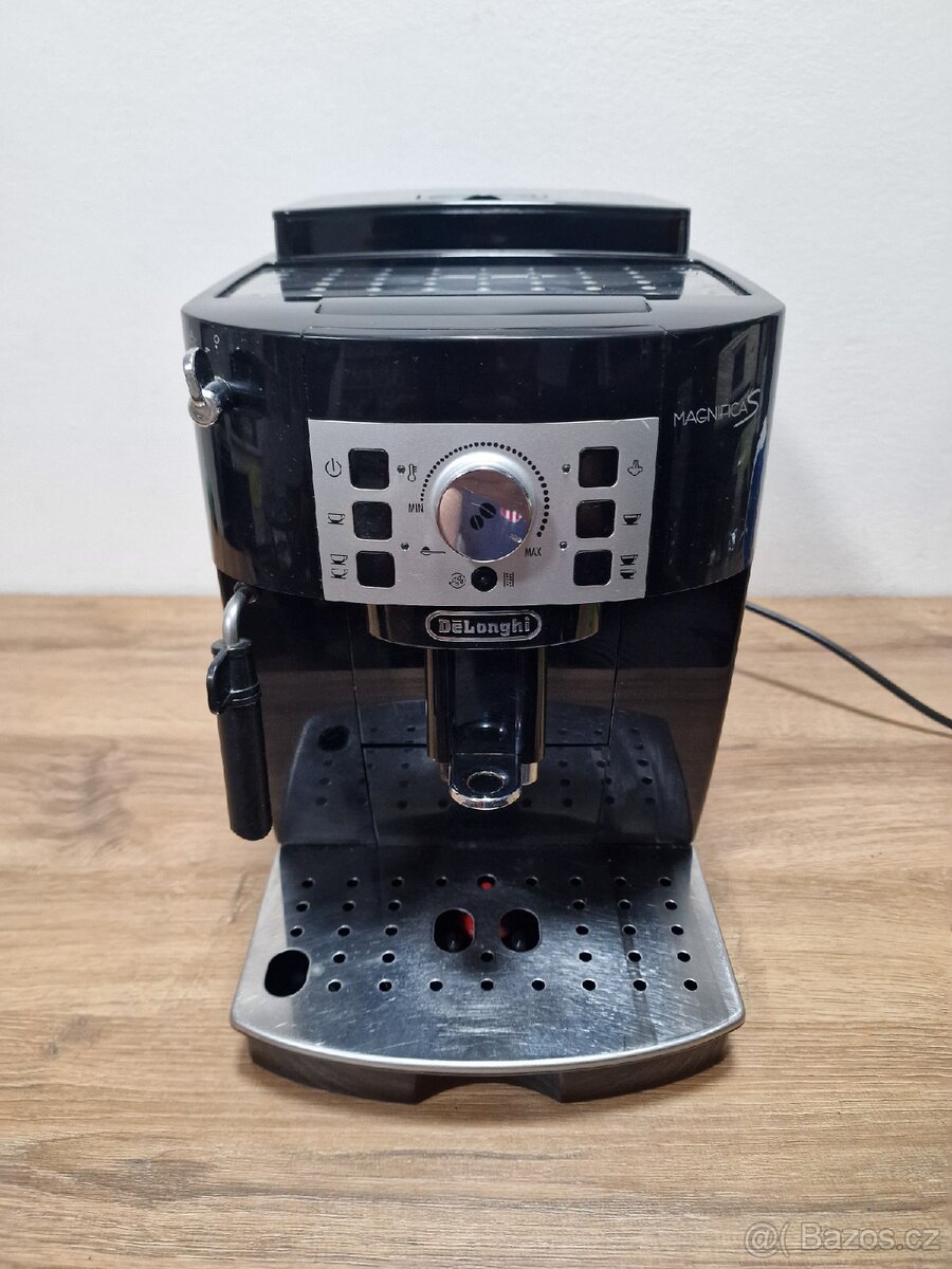 Kávovar Delonghi Magnefica S - 2
